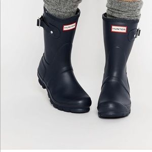 Short Matte Navy Blue Hunter Rain Boots